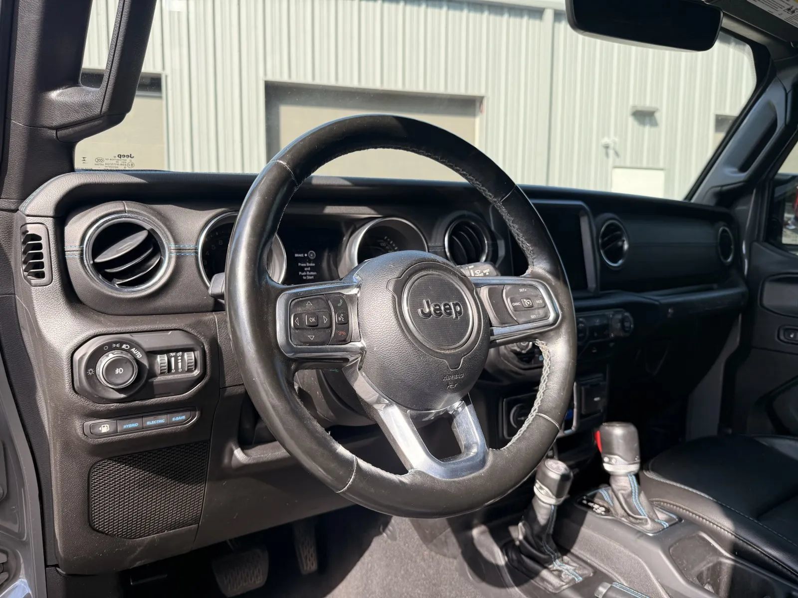 Used 2021 Jeep Wrangler Unlimited Rubicon 4xe w/ Cold Weather Group AWD/4WD image 7