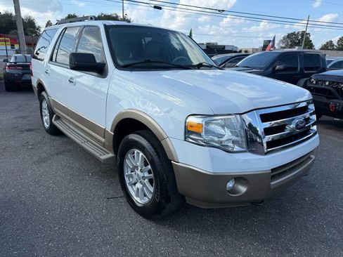 Used 2014 Ford Expedition XLT w/ Equipment Group 202A image 3