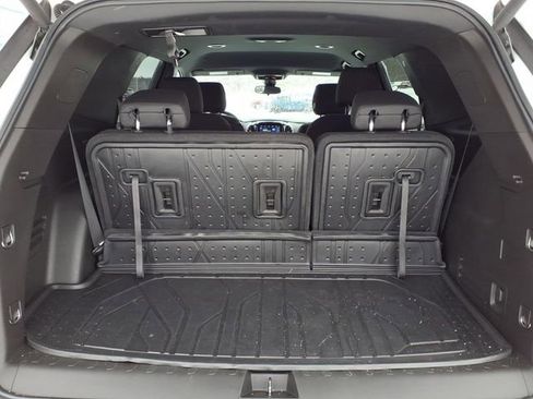 Used 2023 Chevrolet Traverse LT w/ LPO, Floor Liner Package image 18