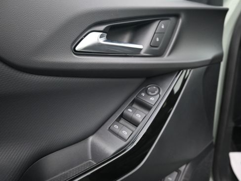 New 2026 Chevrolet Equinox LT w/ Convenience Package II FWD image 29