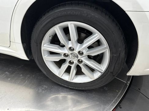 Used 2013 Toyota Avalon XLE FWD image 9