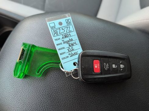 Used 2024 Toyota RAV4 XLE w/ Convenience Package FWD image 17