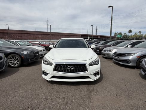 Used 2018 INFINITI Q50 Luxe RWD image 2