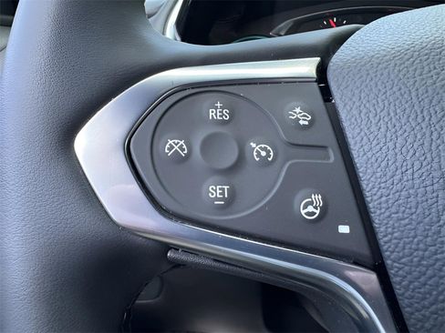 Used 2023 Chevrolet Traverse LT image 17