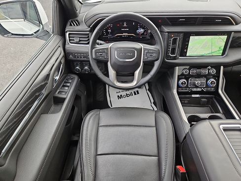 Used 2023 GMC Yukon Denali AWD/4WD image 11