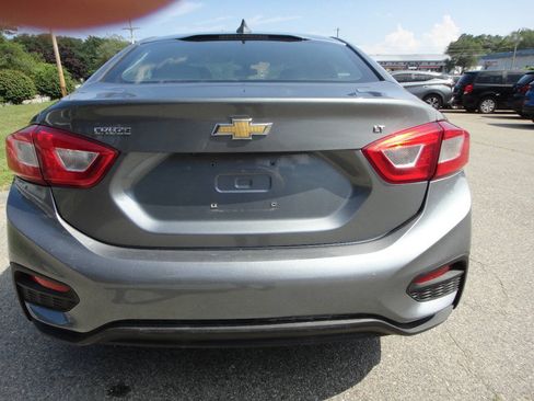 Used 2019 Chevrolet Cruze LT FWD image 5