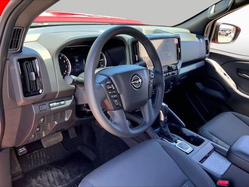 Used 2026 Nissan Frontier SV w/ All-Weather Content Package AWD/4WD image 17