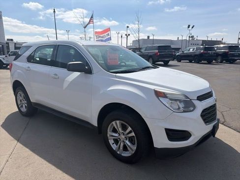 Used 2016 Chevrolet Equinox LS image 2