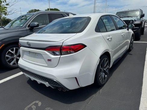 Used 2021 Toyota Corolla SE w/ SE Premium Package FWD image 2
