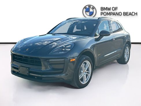 Used 2022 Porsche Macan image 3