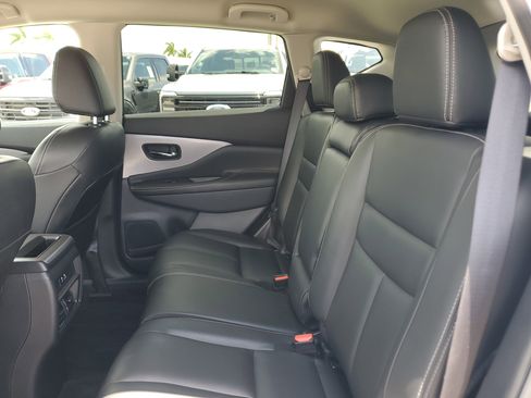 Certified 2024 Nissan Murano SV w/ SV Midnight Edition Package FWD image 12
