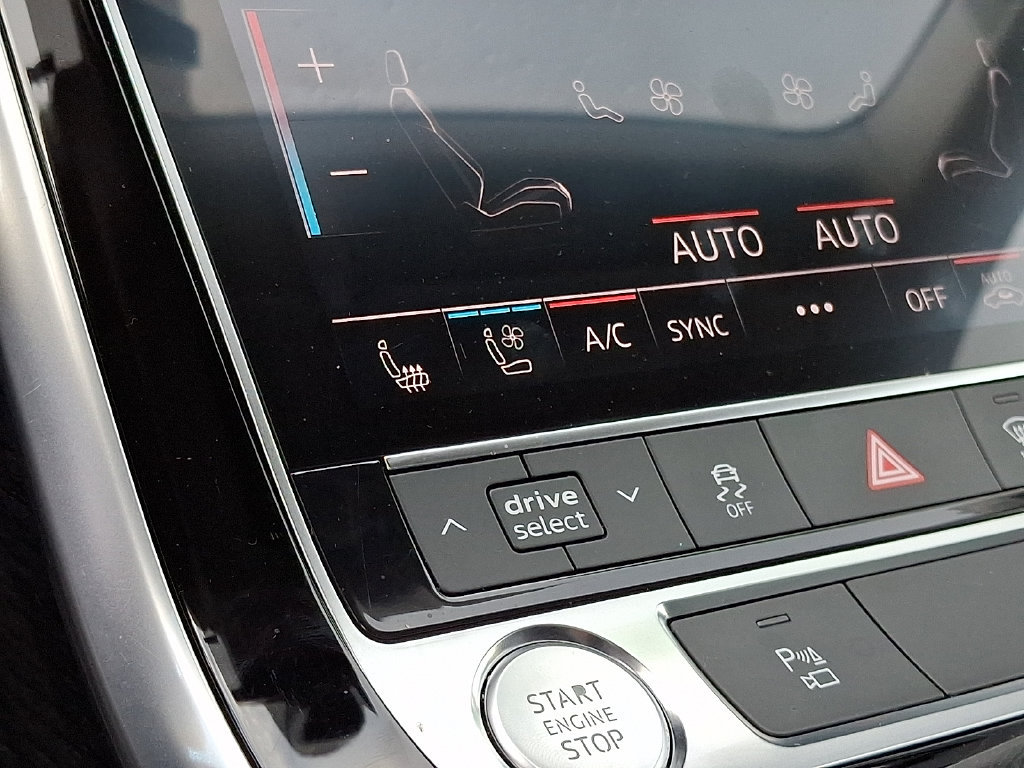 Used 2019 Audi Q8 Premium Plus w/ Premium Plus AWD/4WD image 26