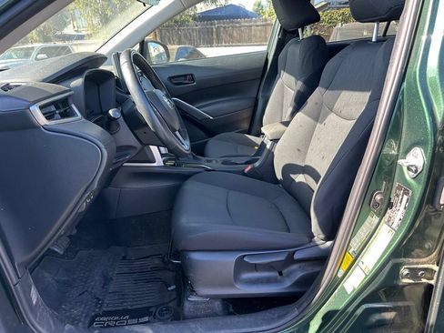 Used 2022 Toyota Corolla Cross LE w/ Black Badges Package (TMS) AWD/4WD image 10