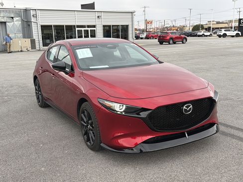 Certified 2025 MAZDA MAZDA3 Hatchback w/Premium Plus Pkg image 1