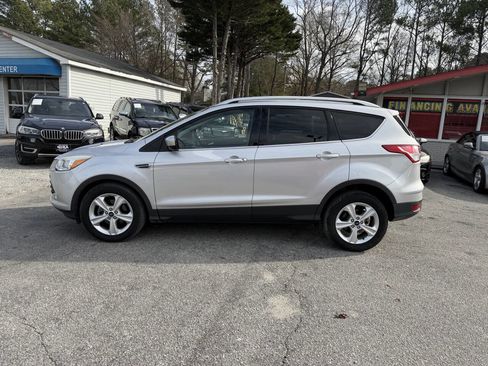 Used 2014 Ford Escape SE image 3