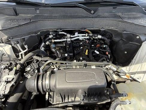 Used 2022 Ford Explorer XLT w/ Equipment Group 202A RWD image 15