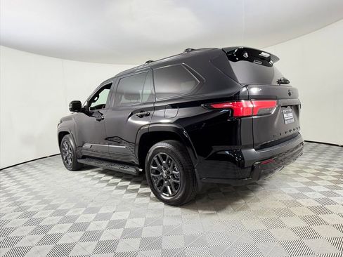 Used 2025 Toyota Sequoia Platinum image 9