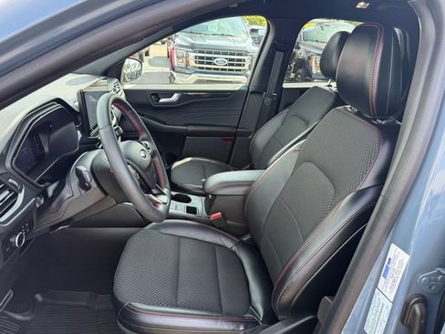 Used 2023 Ford Escape ST-Line w/ Tech Pack #1 AWD/4WD image 7