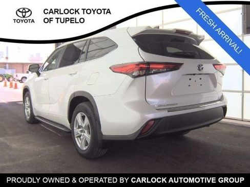 Used 2023 Toyota Highlander LE image 5