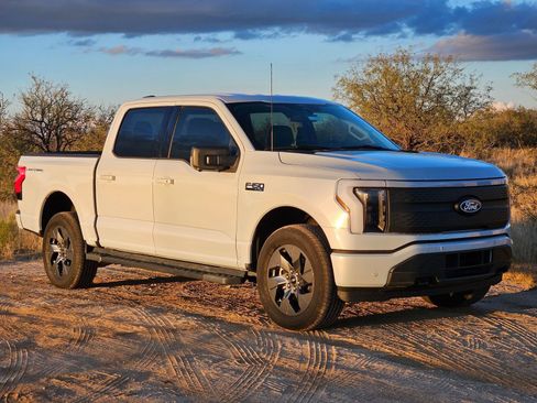 New 2025 Ford F150 Lightning Flash AWD/4WD image 3