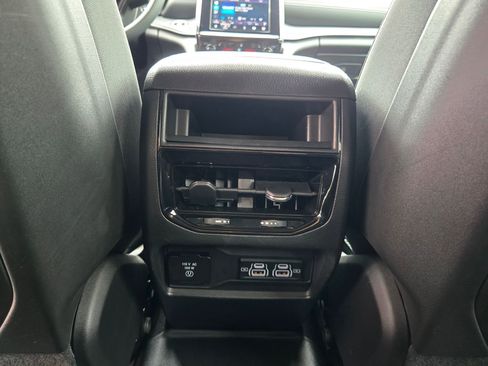 Used 2024 Jeep Grand Cherokee Altitude AWD/4WD image 35