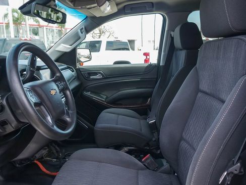 Used 2019 Chevrolet Tahoe 4WD w/ Enhanced Driver Alert Package image 17