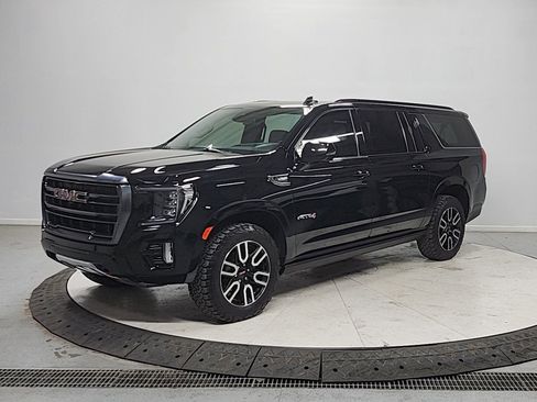 Used 2023 GMC Yukon XL AT4 w/ AT4 Premium Package AWD/4WD image 3