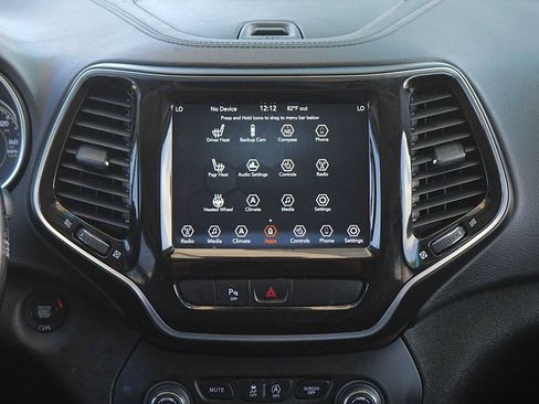 Used 2019 Jeep Cherokee Limited AWD/4WD image 19