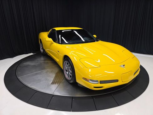 Used 2003 Chevrolet Corvette Z06 w/ Memory Package, 3 Drivers RWD image 7