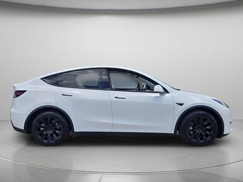 Used 2022 Tesla Model Y Long Range AWD/4WD image 4