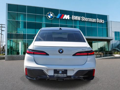 Certified 2023 BMW 740i RWD image 5