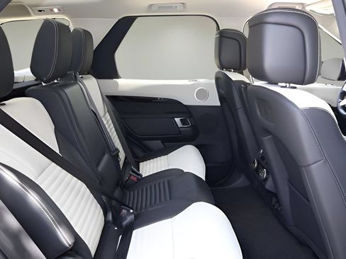 New 2025 Land Rover Discovery S AWD/4WD image 14