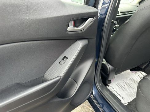 Used 2016 MAZDA MAZDA3 i Touring image 12