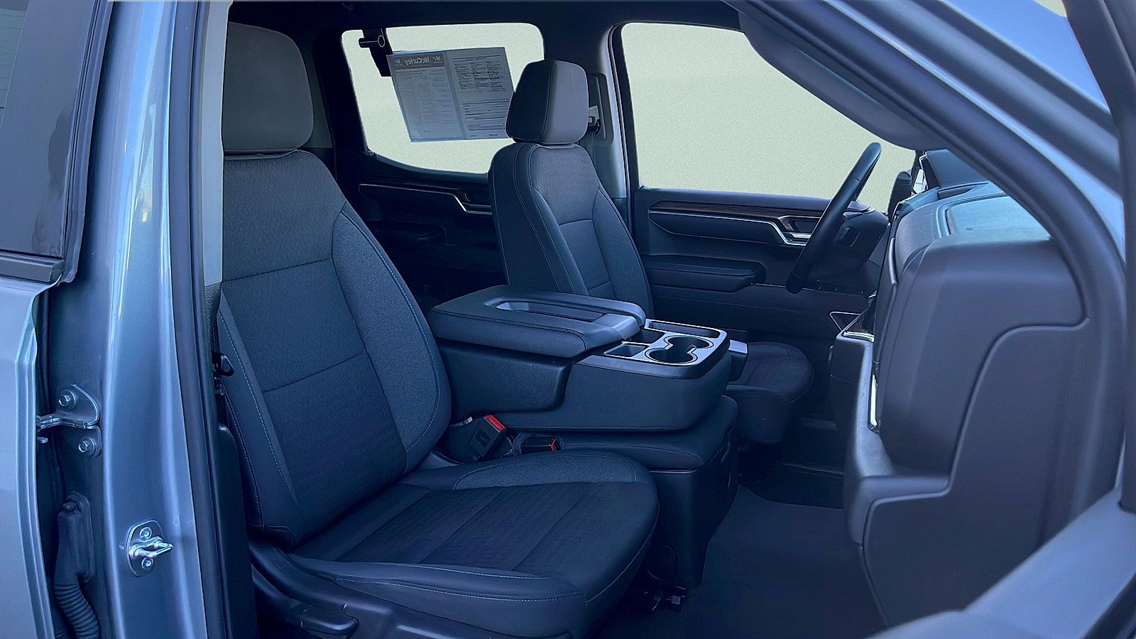 Used 2025 Chevrolet Silverado 1500 LT AWD/4WD image 26