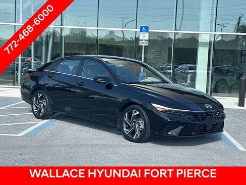 Used 2025 Hyundai Elantra SEL FWD image 4