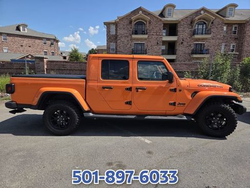 Used 2025 Jeep Gladiator Sport AWD/4WD image 4
