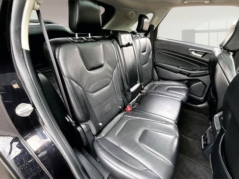 Used 2020 Ford Edge Titanium w/ Equipment Group 301A image 22