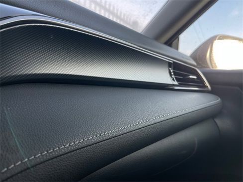 Used 2021 Toyota Camry SE image 16