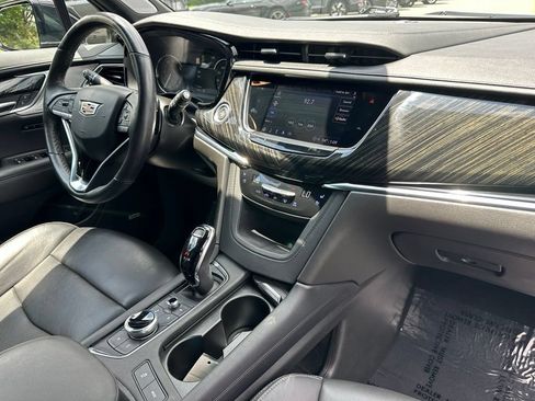 Used 2022 Cadillac XT6 Premium Luxury AWD/4WD image 19