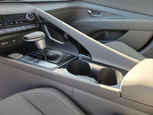 New 2026 Hyundai Elantra SEL Sport FWD image 12