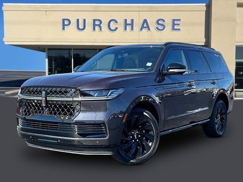 New 2026 Lincoln Navigator Reserve w/ Jet Appearance Package image 2