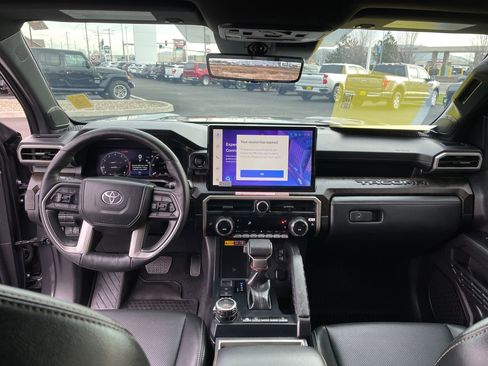 Used 2024 Toyota Tacoma Limited w/ Limited Package (LT) image 15