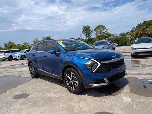 Certified 2025 Kia Sportage EX w/ Premium Package FWD image 2