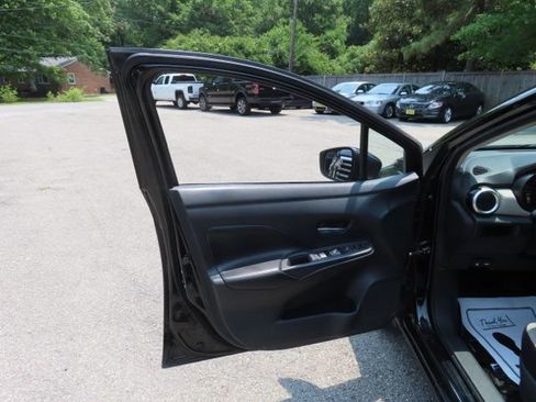 Used 2020 Nissan Versa SV FWD image 16