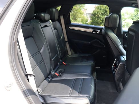 Used 2022 Porsche Cayenne Platinum Edition w/ Premium Package Plus AWD/4WD image 17