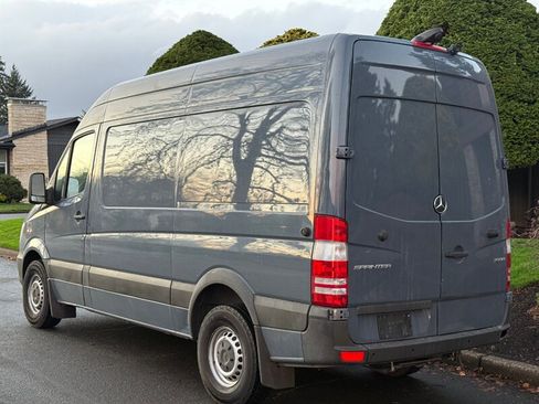 Used 2018 Mercedes-Benz Sprinter 2500 image 3