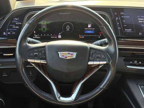 Used 2023 Cadillac Escalade Premium Luxury image 24