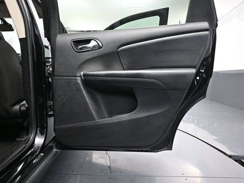 Used 2019 Dodge Journey SE FWD image 37