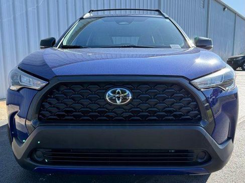 Used 2025 Toyota Corolla Cross LE FWD image 12