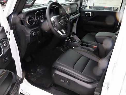 New 2026 Jeep Wrangler Unlimited Sahara AWD/4WD image 13